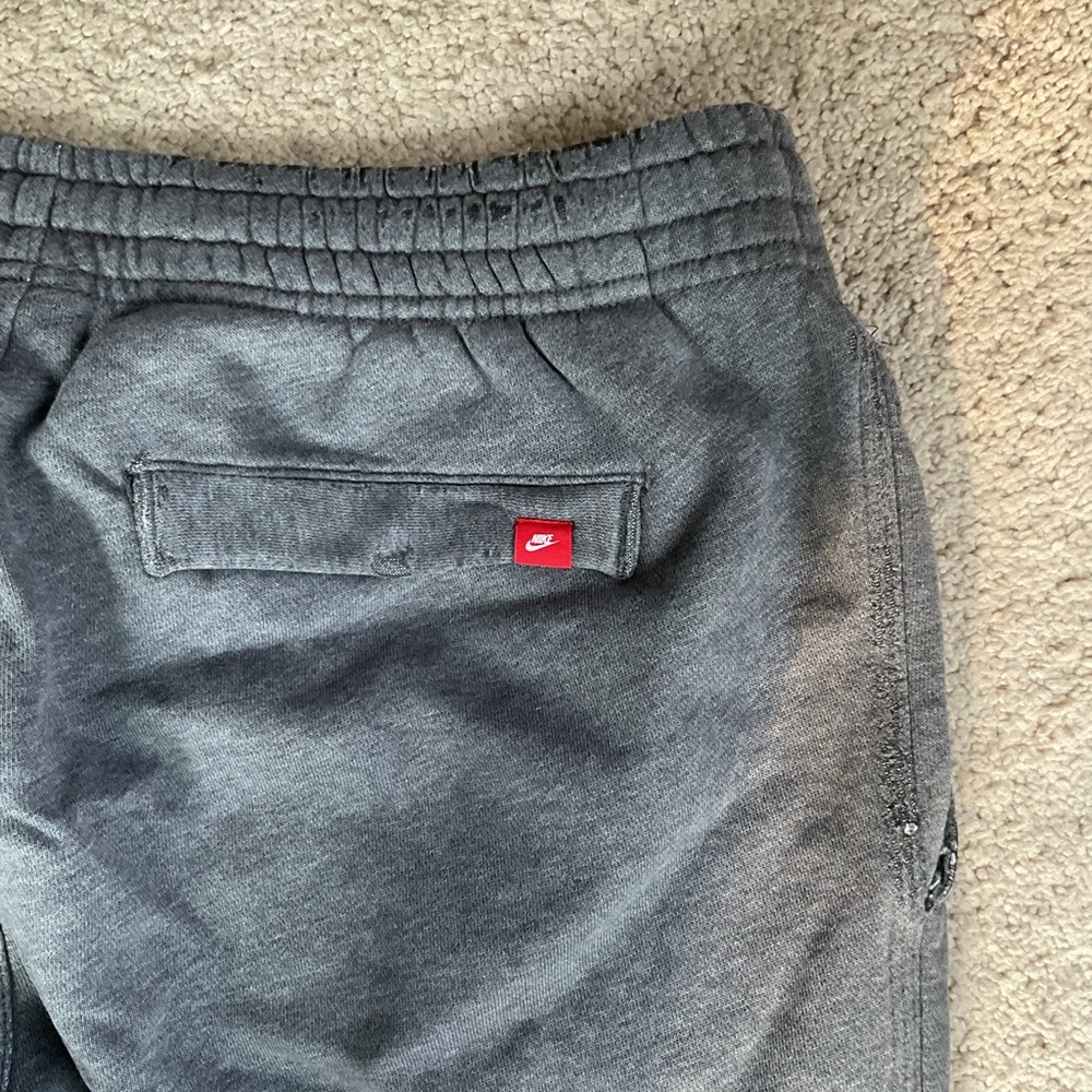Nike Gray Sweatpants with Logo - Picture 5 of 10